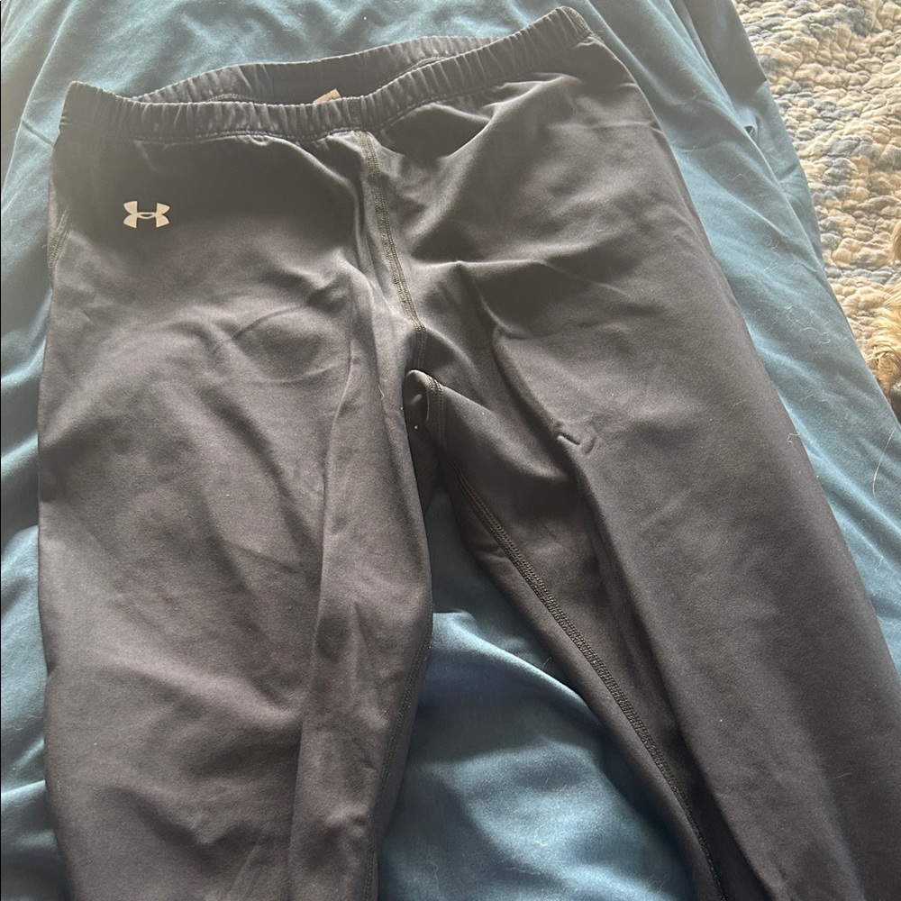 Under Armour women’s black winter leggings